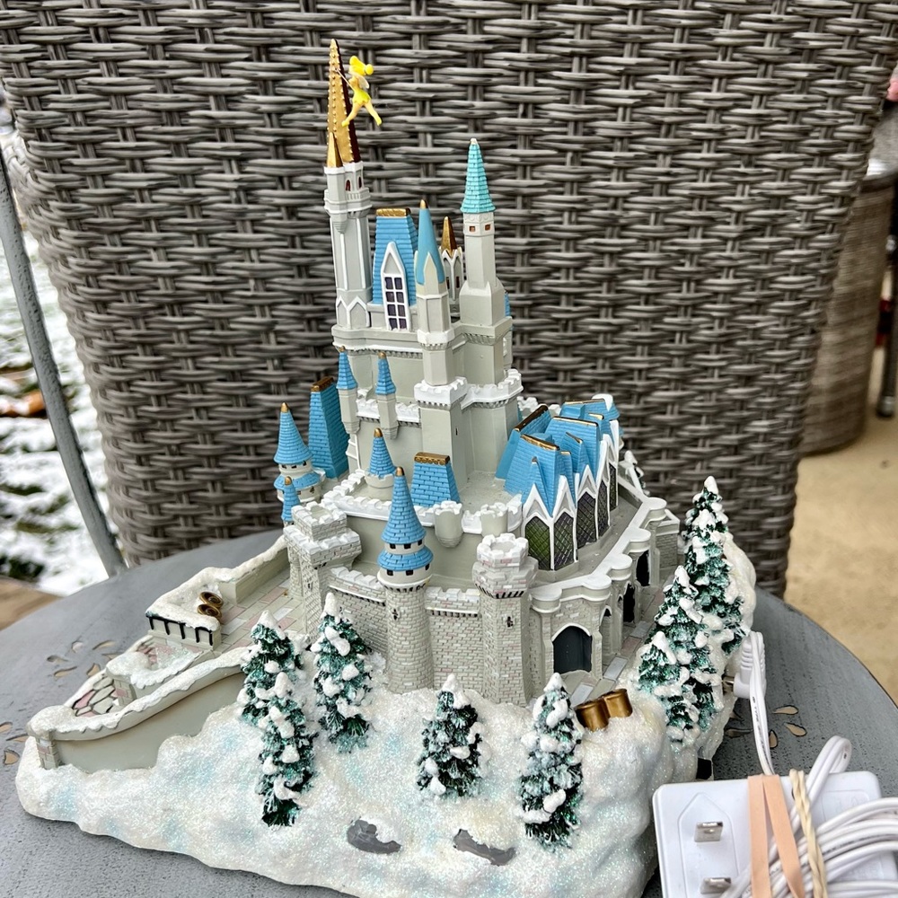 Disney light up Cinderella Castle